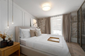 Silent Stone Apartment